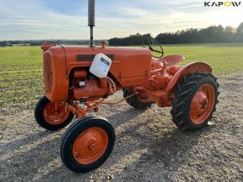 Allis-Chalmers D272 traktor