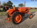 Allis-Chalmers D272 traktor 5