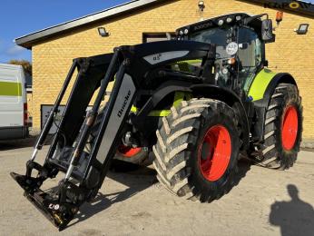 Claas 830 Axion med frontlæsser