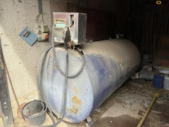 Dieseltank 2500 liter med elpumpe