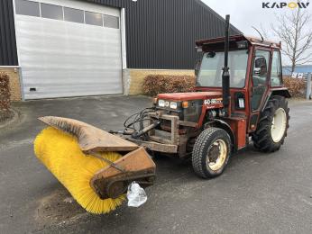 Fiat 60-80 DT kompakt traktor med kost