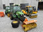 John Deere 2320 med kost og saltudlægger 3