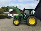 John Deere 5085M med JD frontlæsser 8