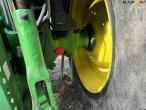 John Deere 5085M med JD frontlæsser 30