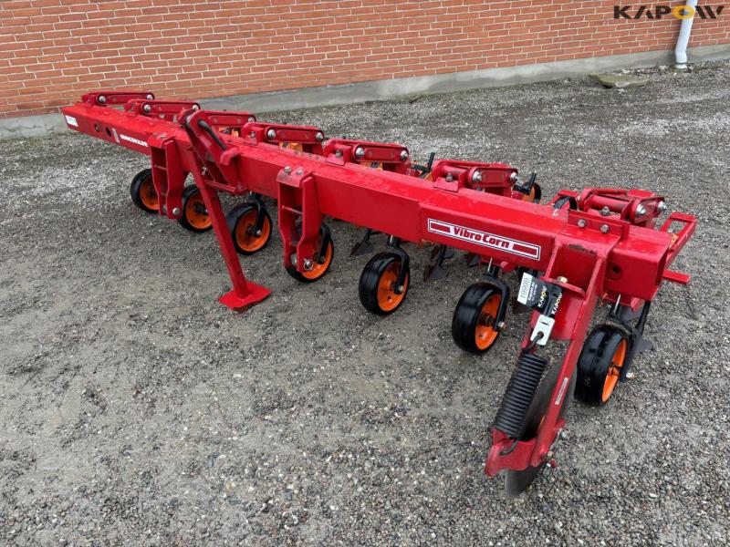 Kongskilde Vibro Corn radrenser 1