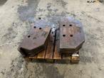 13 pieces of 30 kg front weights for mini loaders 2