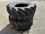 2 Michelin 600/70-R30 tyres 5