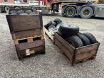 4 pallets tires 4