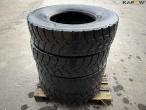 4 Bridgestone 315/80-R22.5 tyres 6