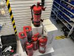 8 x Fire extinguisher + holder 2