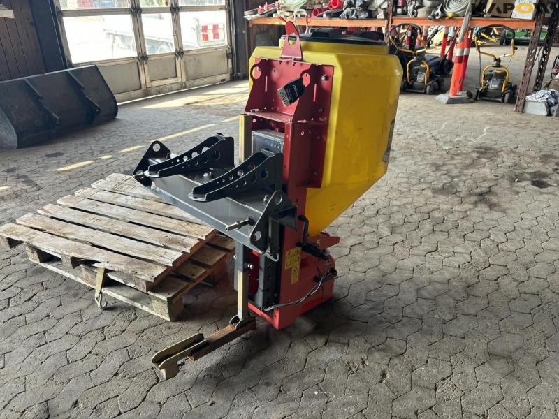 Adler ST-E 200 salt spreader 1