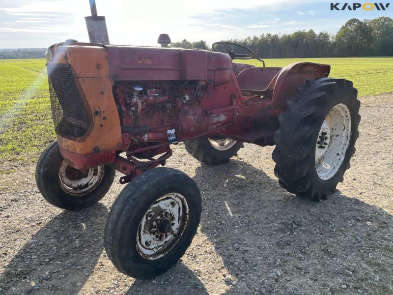 Allis-Chalmers tractor 1