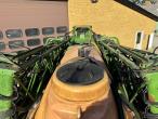 Amazone UX5200 sprayer 36m 40