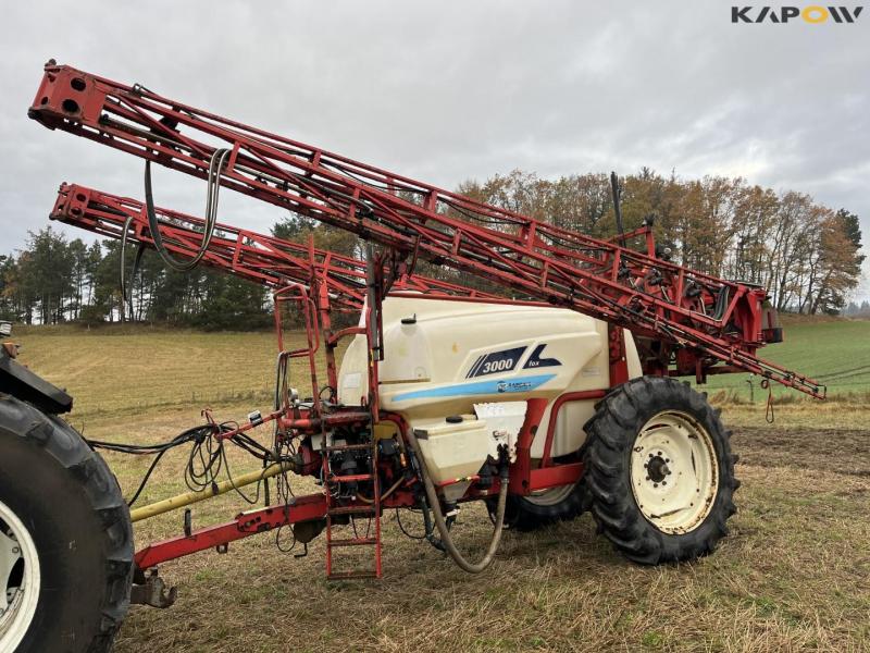 Bargam 3000 trailer sprayer with 28 meter boom 1