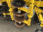 Bednar omega 6000FL seeder 27