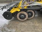 Bednar omega 6000FL seeder 36