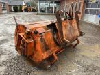 Concrete mixer with Volvo bracket 7