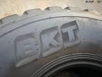 BKT 560/60-R22.5 tires 10