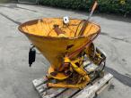 Beech bale FS220 salt spreader 4