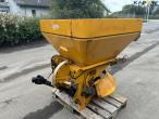 Beech bale S3 salt spreader 1