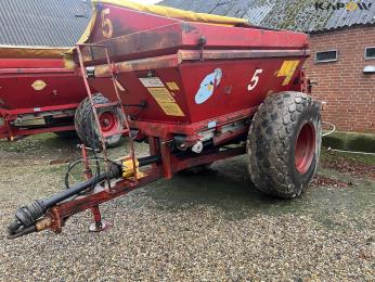 Bredal B4S fertilizer spreader