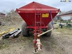 Bredal B6 fertilizer spreader with extra spare parts 2