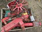 Bredal B6 fertilizer spreader with extra spare parts 45