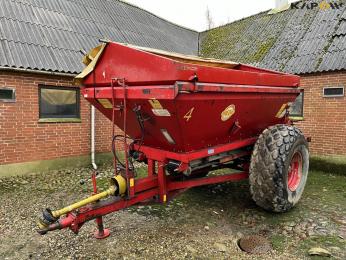 Bredal B6 fertilizer spreader