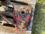 Bredal reduction gear and trailer hitch for B80 spreader 10