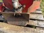 Bredal reduction gear and trailer hitch for B80 spreader 12