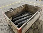 Various hydraulic cylinders 5