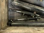 Various hydraulic cylinders 9