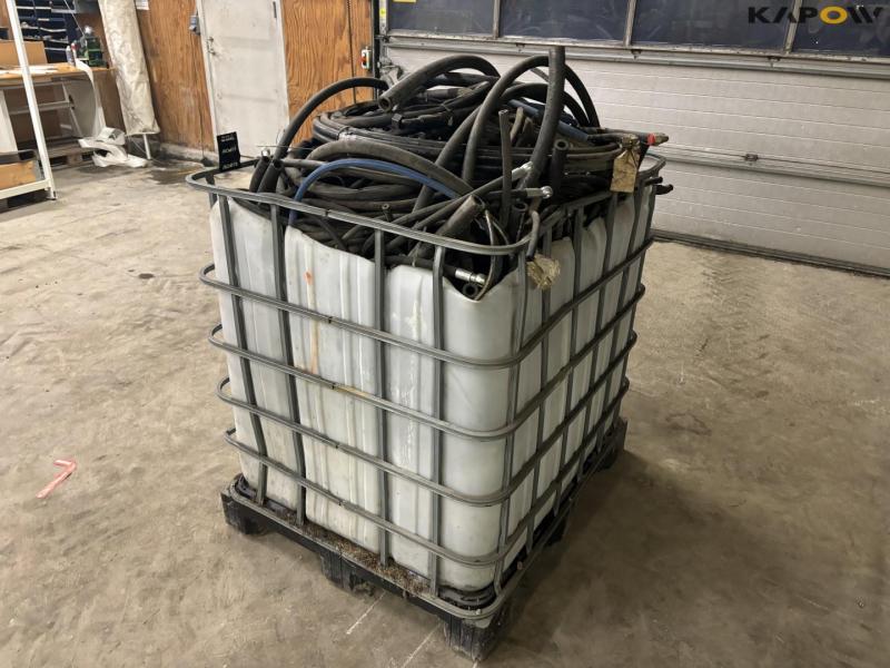 Various hydraulic hoses 1