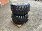 Firestone 48x25.00-20 wheels 3