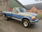 Ford F250 XLT pick-up American car 3