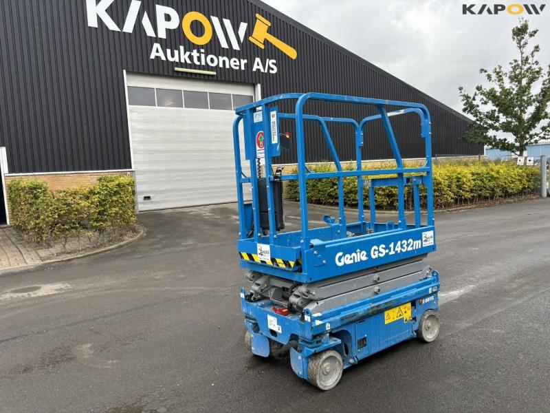 Genie GS-1432M scissor lift 1