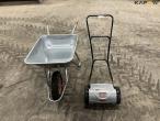 Lawnmower + wheelbarrow 2