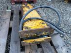 Hydraulic hammer 10