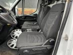 Iveco 35s17 box van with interior and tools 54