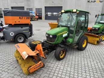 John Deere 2320 with broom and salt... 