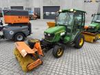 John Deere 2320 with broom and salt spreader 22