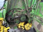 John Deere 550 round baler 32