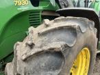 John Deere 7930 front loader tractor 10