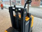 Jungheinrich Electric stacker 9