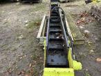 Chain excavator with conveyor belt 20