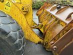 Komatsu WA270 loader 14