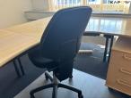 Office furniture 32