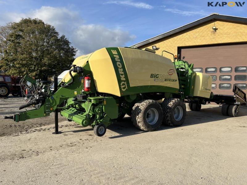 Krone Bigpack 1290 HDP XC big baler with Pomi bale trailer 1