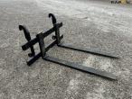 KTS pallet forks with Volvo brackets 3