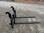 KTS pallet forks with Volvo brackets 4